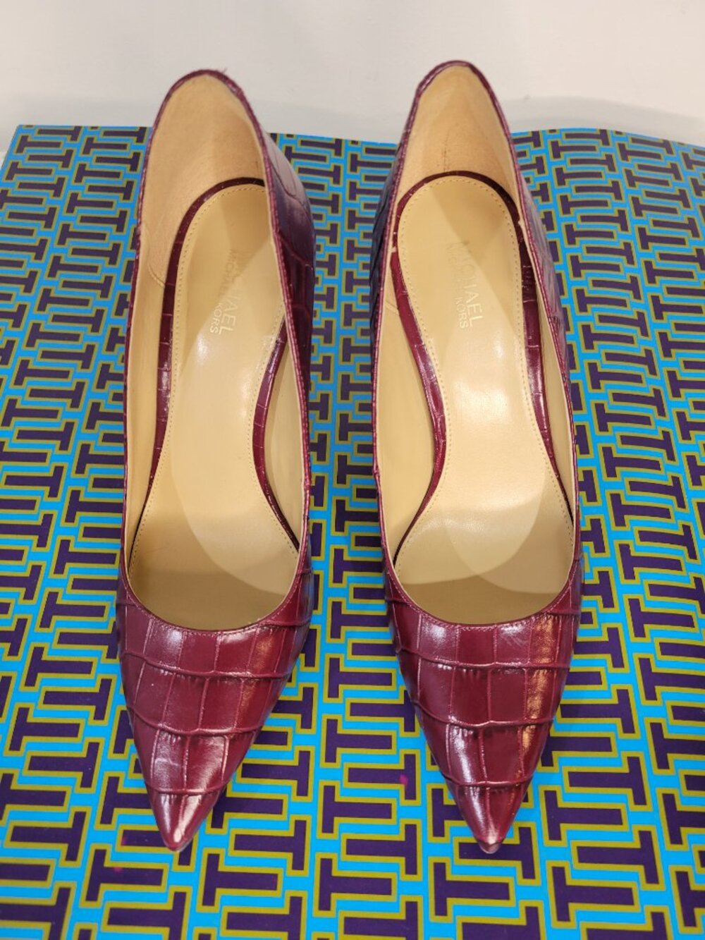 Michael Kors Leather Croc Stiletto Heels Burgundy Sz 8.5 EXCELLENT - Picture 3 of 12
